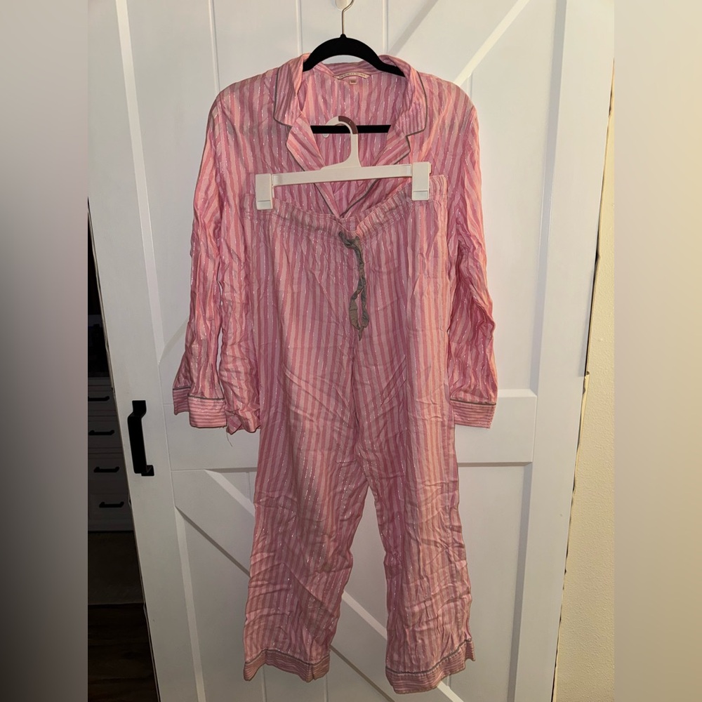 VS pajama set